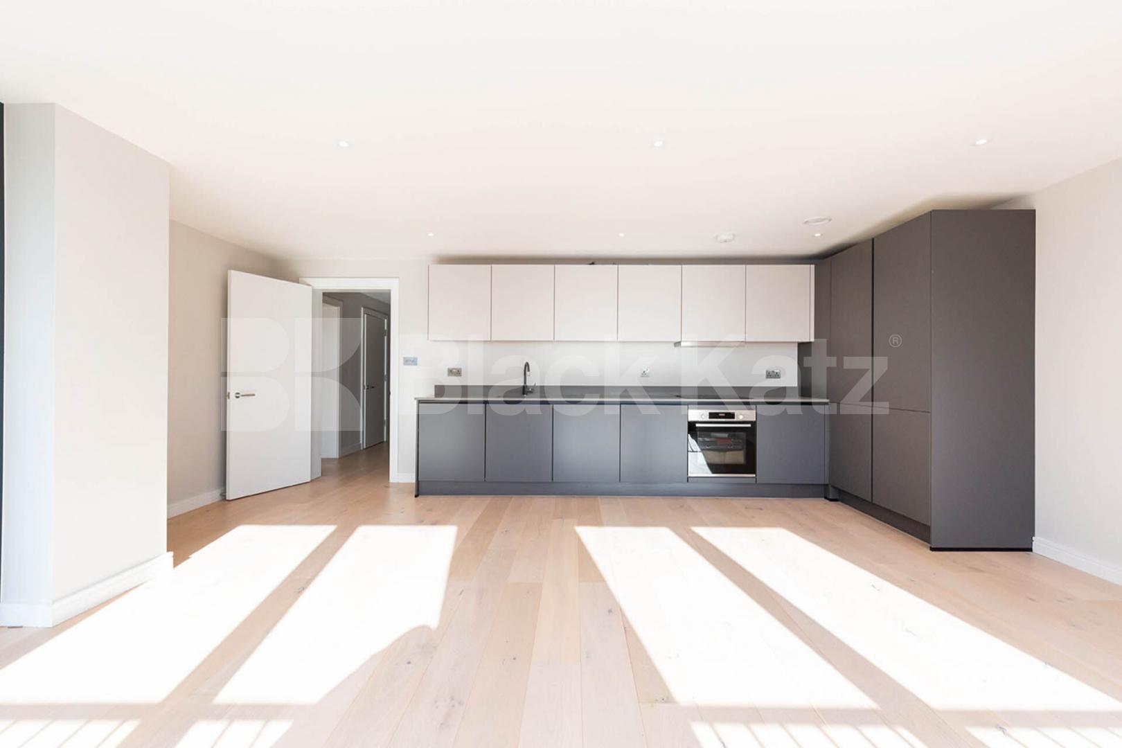 Stunny 2 bed 2 bath located within a new build with a large terrace Tottenham Lane, Crouch End
